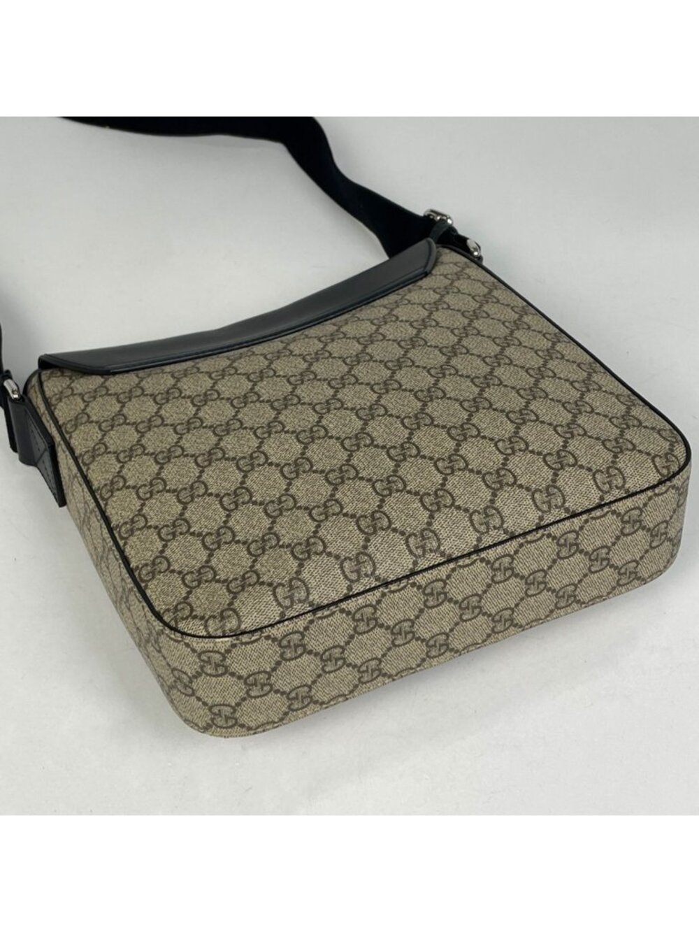 Gucci GG Pattern Shoulder Bag Beige Black - Picture 2 of 8